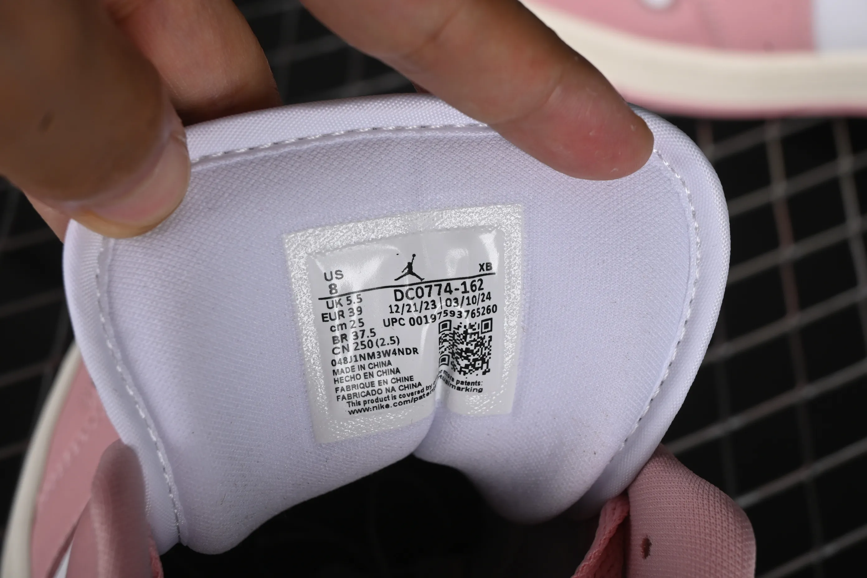 All categories Air Jordan Jordan series basketball shoes Air Jordan 1 Low Air Jordan 1 Low AJ1 Joe 1 pink and white low-top cultural and casual sneakers DC0774-162